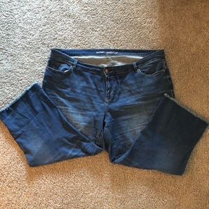Old Navy Cropped Flare w Raw Hem